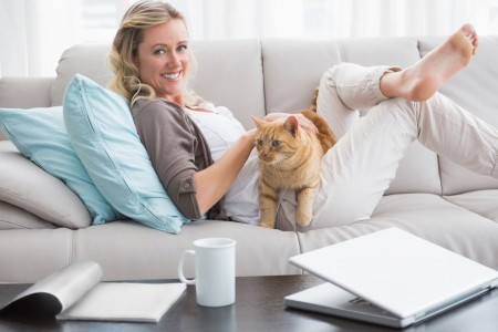 Πώς η ύπαρξη γάτας στο σπίτι βοηθά τη ψυχική σας υγεία